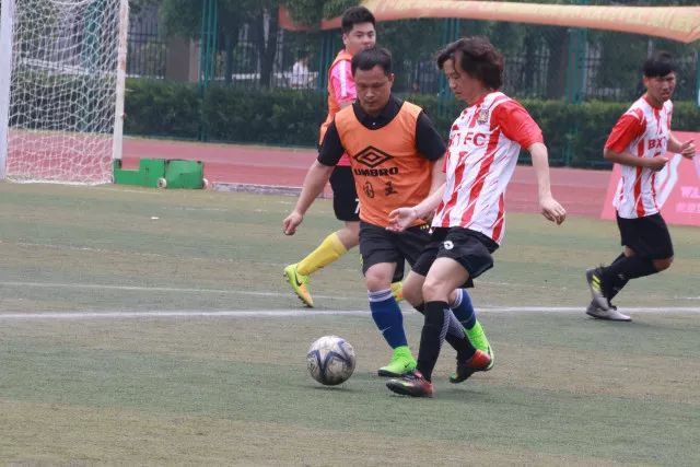 尊界制动踏板断裂引发争议，官方回应遭质疑